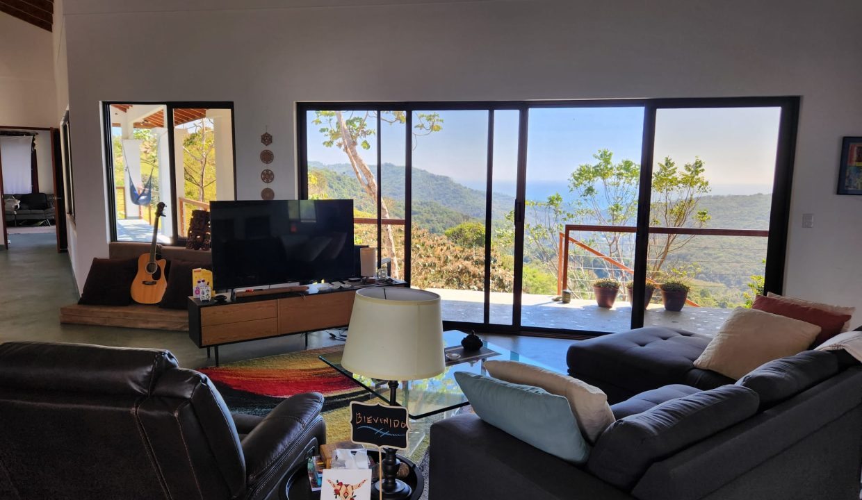 10e5a647-0796-431d-be48-010454c2e888