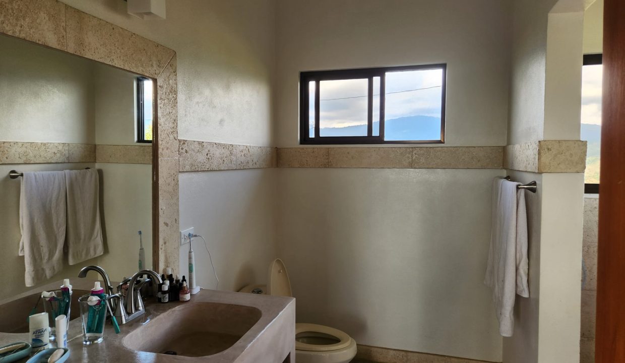 1b57c8d2-fecc-486c-b7c1-5054e372c9f1