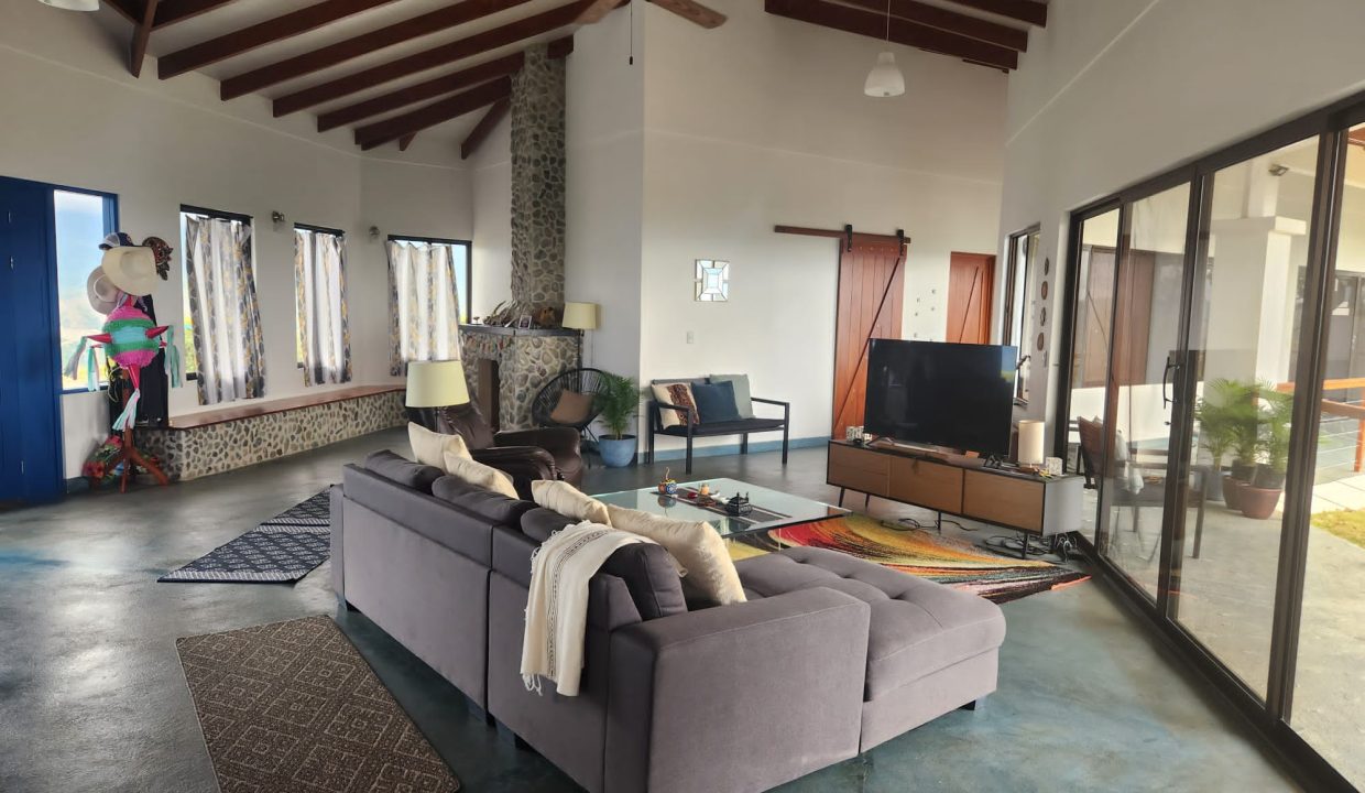 e47173e5-6afb-4d9c-938d-2e801a617609