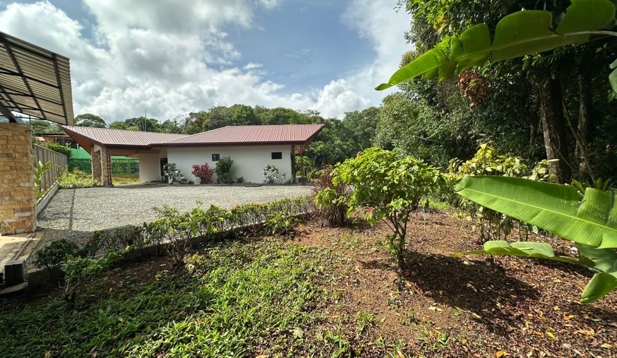 Casa en venta en Platanillo Costa Rica (1)