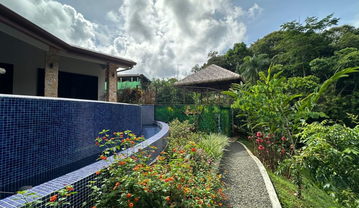 Casa en venta en Platanillo Costa Rica (1.12)