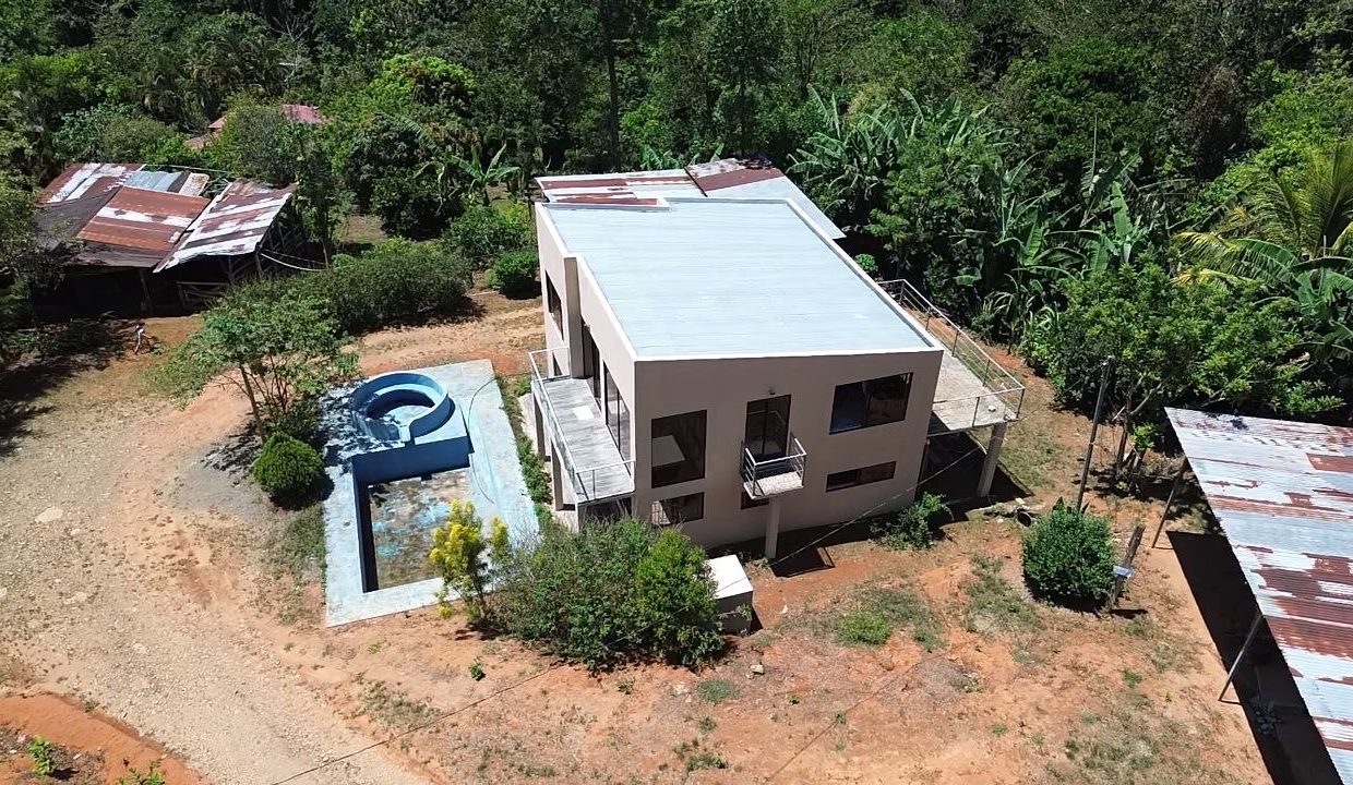CASA EN VENTA PEREZ ZELEDON COSTA RICA (6)